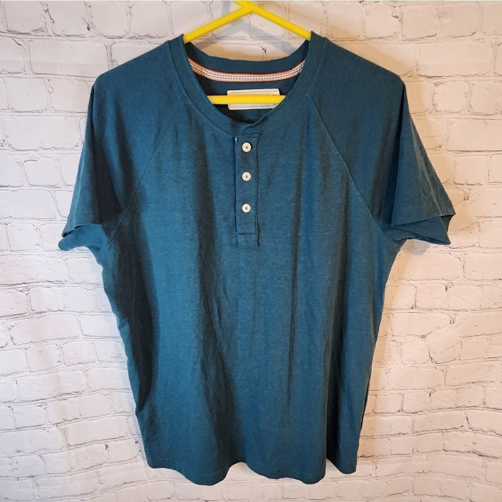 Men's Normal Brand button-up shirt, size Large